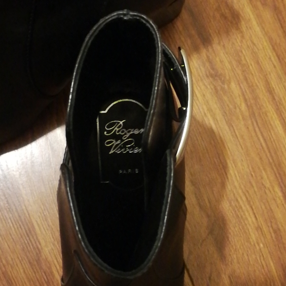 Roger Vivier Black boots - Picture 2 of 4